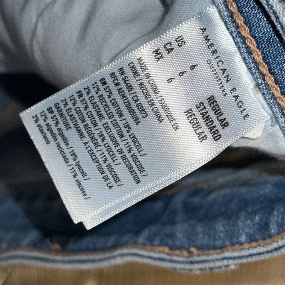 American Eagle Womens Super High Rise Baggy Wide Leg Cargo Jeans ~ In A Size 6 - Picture 8 of 12